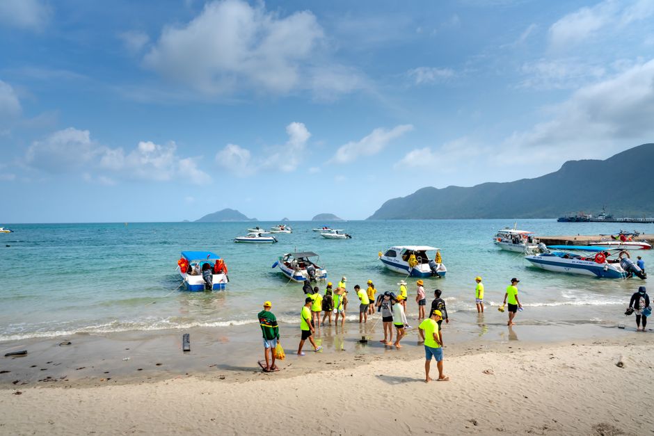 Un bateau et une plage